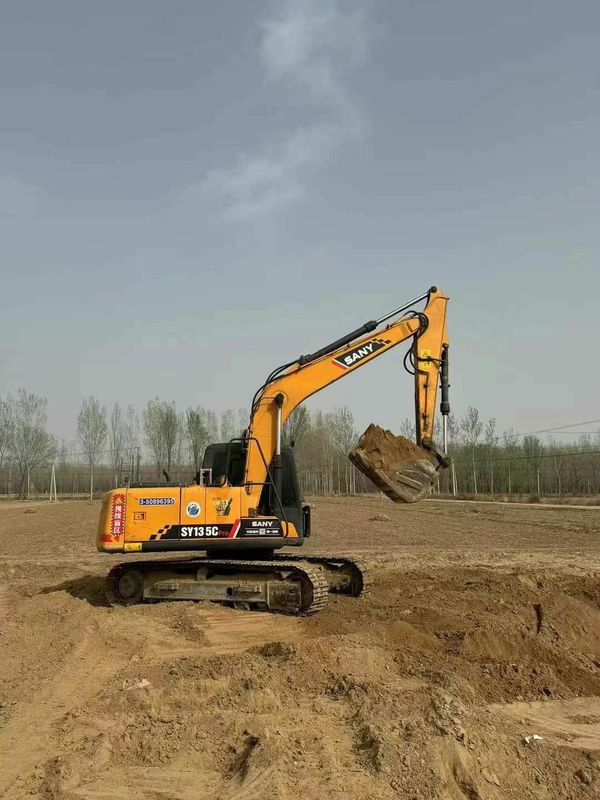 उपयोग किया गया SANY SY135 13.5 टन उत्खनन उपकरण निर्माण खनन भूमि उत्खनन अनुप्रयोगों के लिए