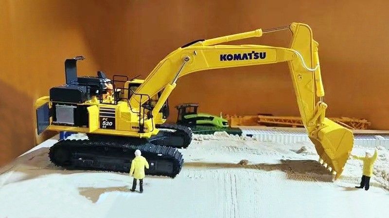 1/43 स्केल कोमात्सु PC520LC-11M0 मिश्र धातु डाई-कास्ट एक्सकेवेटर मॉडल - लाइसेंस प्राप्त संग्रहणीय
