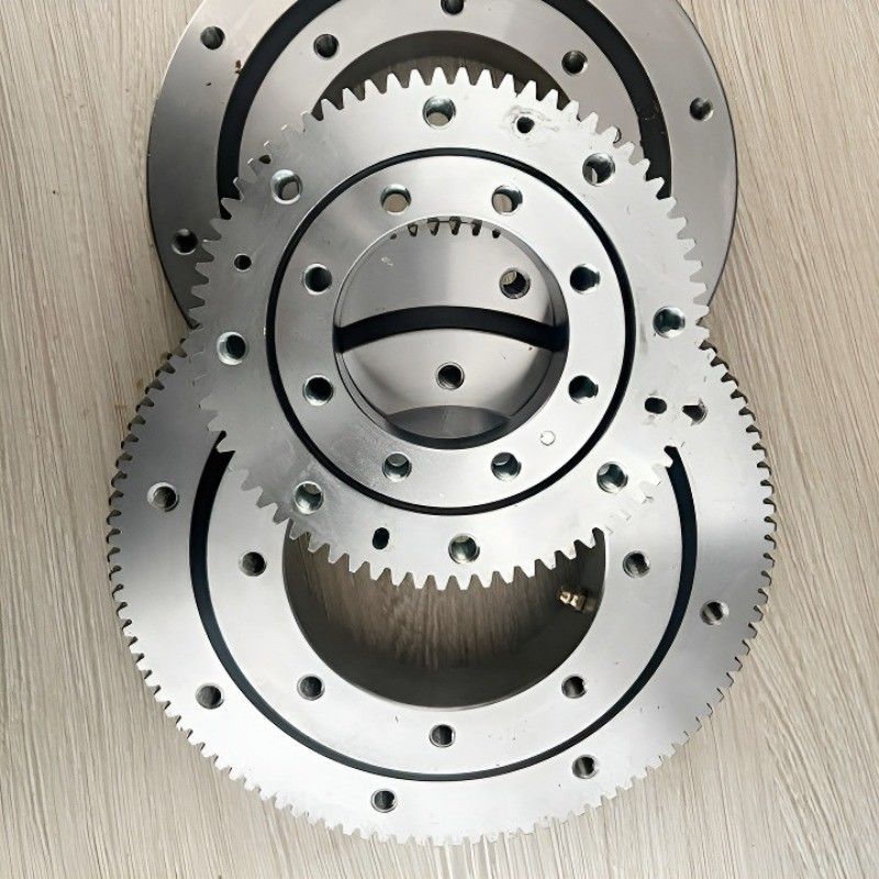 भारी शुल्क खुदाई करने वाला स्लीविंग बेयरिंग 011.45.1600.03 रोटरी टेबल गियर बेयरिंग