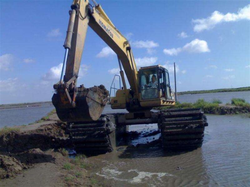SY135 320D हाइड्रोलिक वॉकिंग मोटर सप्लायर के लिए अनुकूलित उभयचर खुदाई फ्लोटिंग पोंटून ट्रैक शू चेन